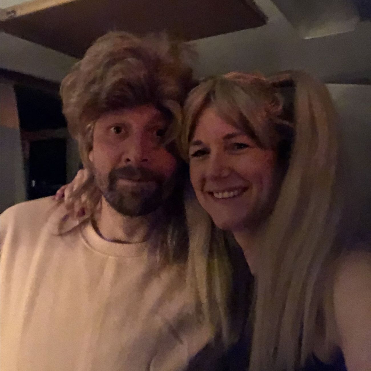 Kundbild på Baby Spice Peruk
