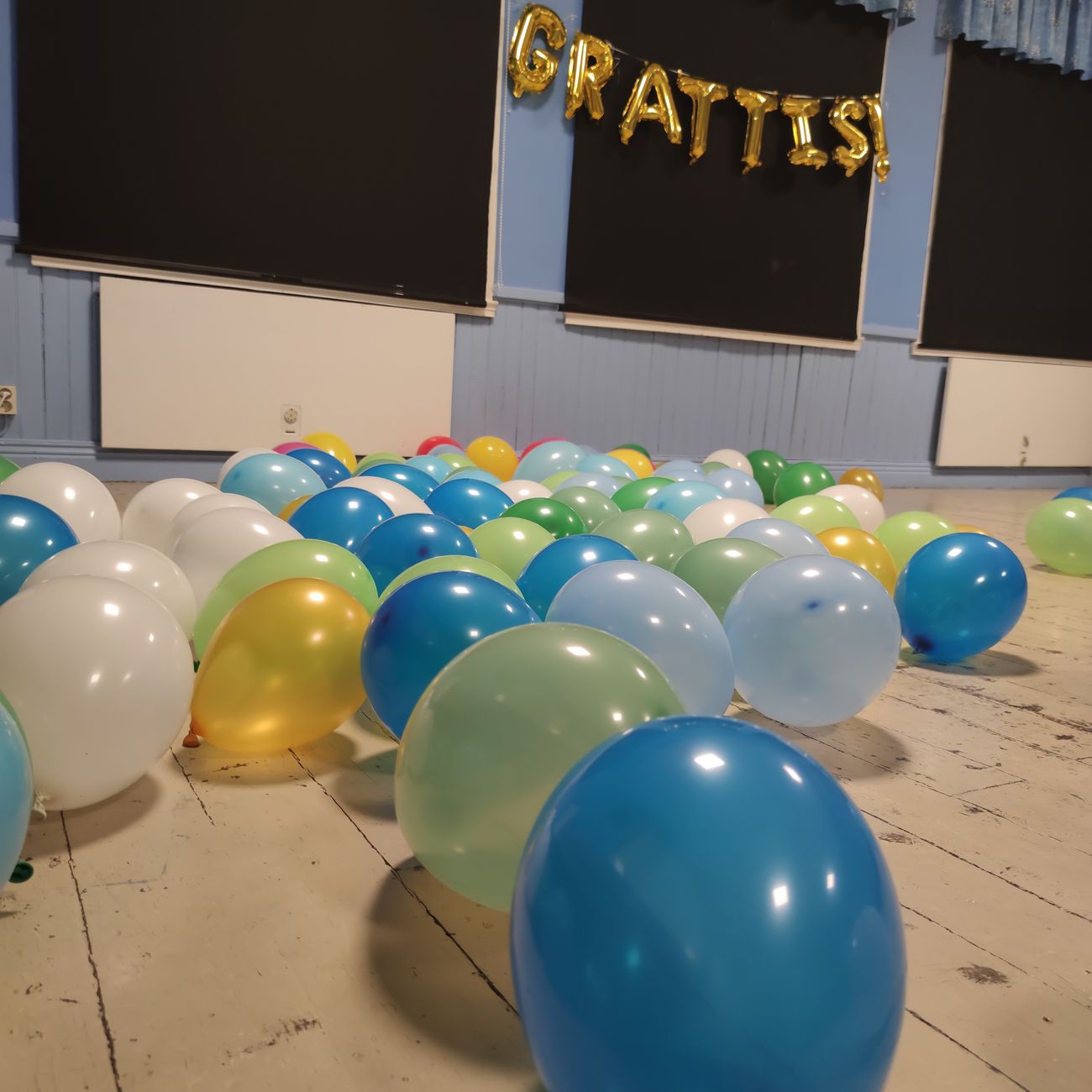 kb-bokstavsballonger-grattis-4