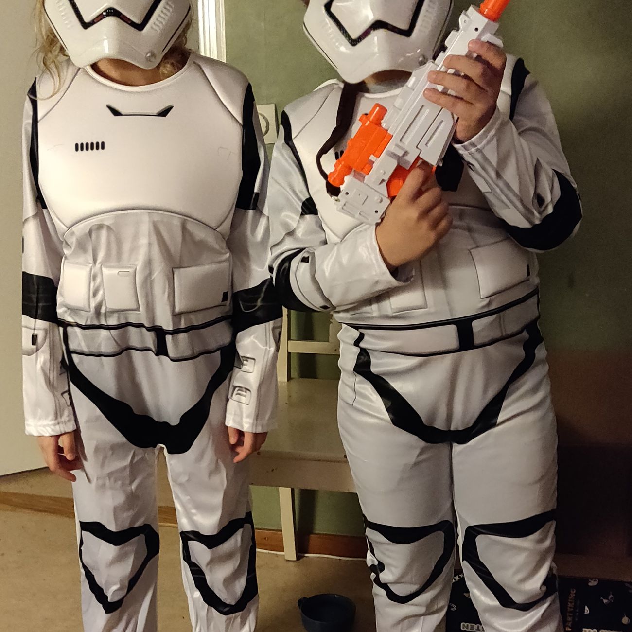 kb-stormtrooper-tfa-barn-maskeraddrakt2-2