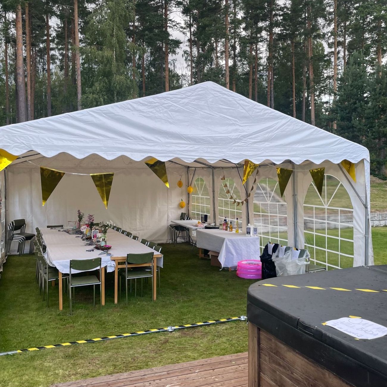 Kundebilde av Vimpelgirlander Gullfarget