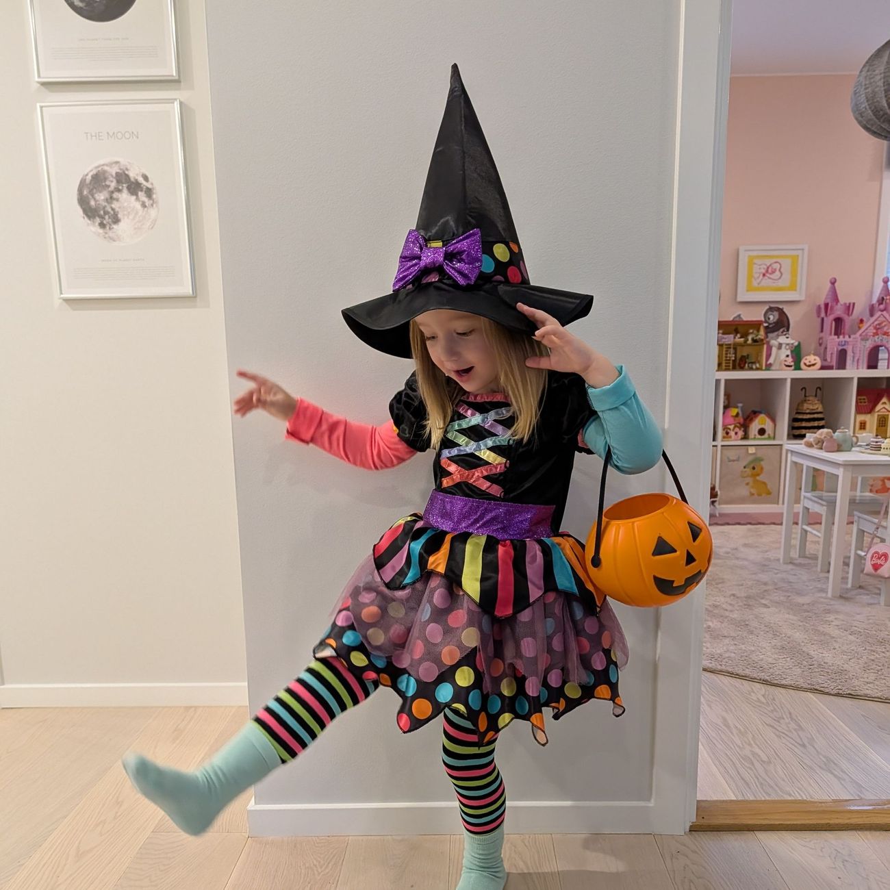 Kundbild på Flerfärgad Häxa Klänning Barn Maskeraddräkt