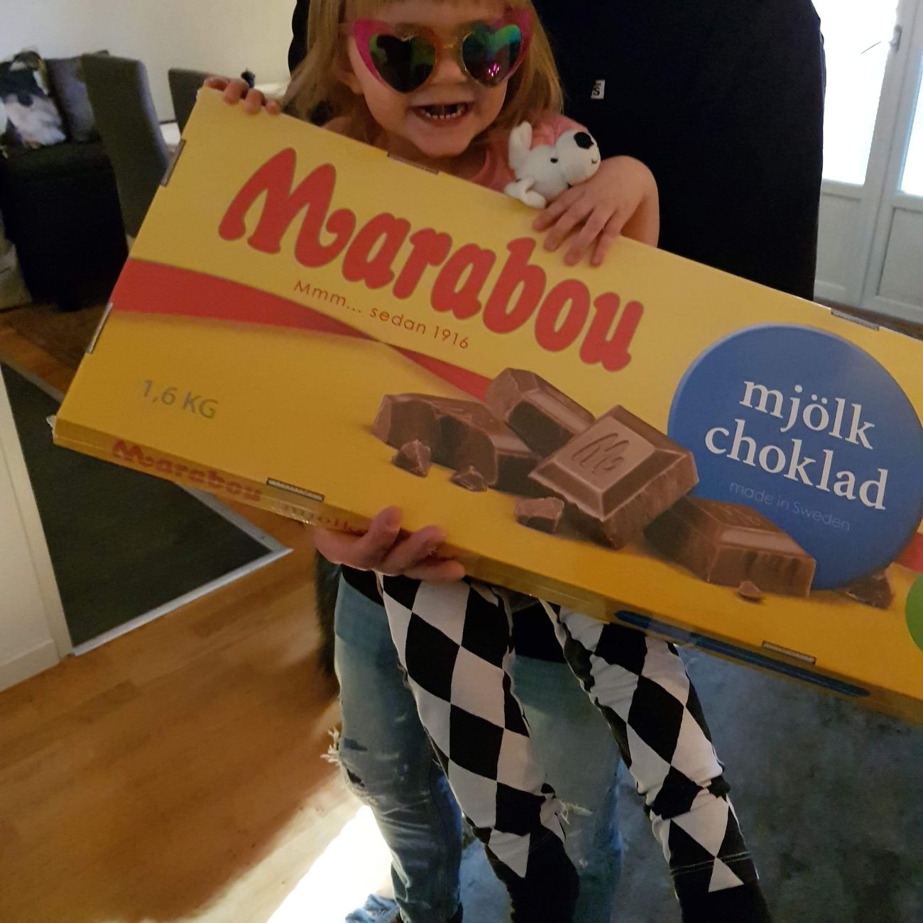 kb-gigantisk-choklad-marabou-2