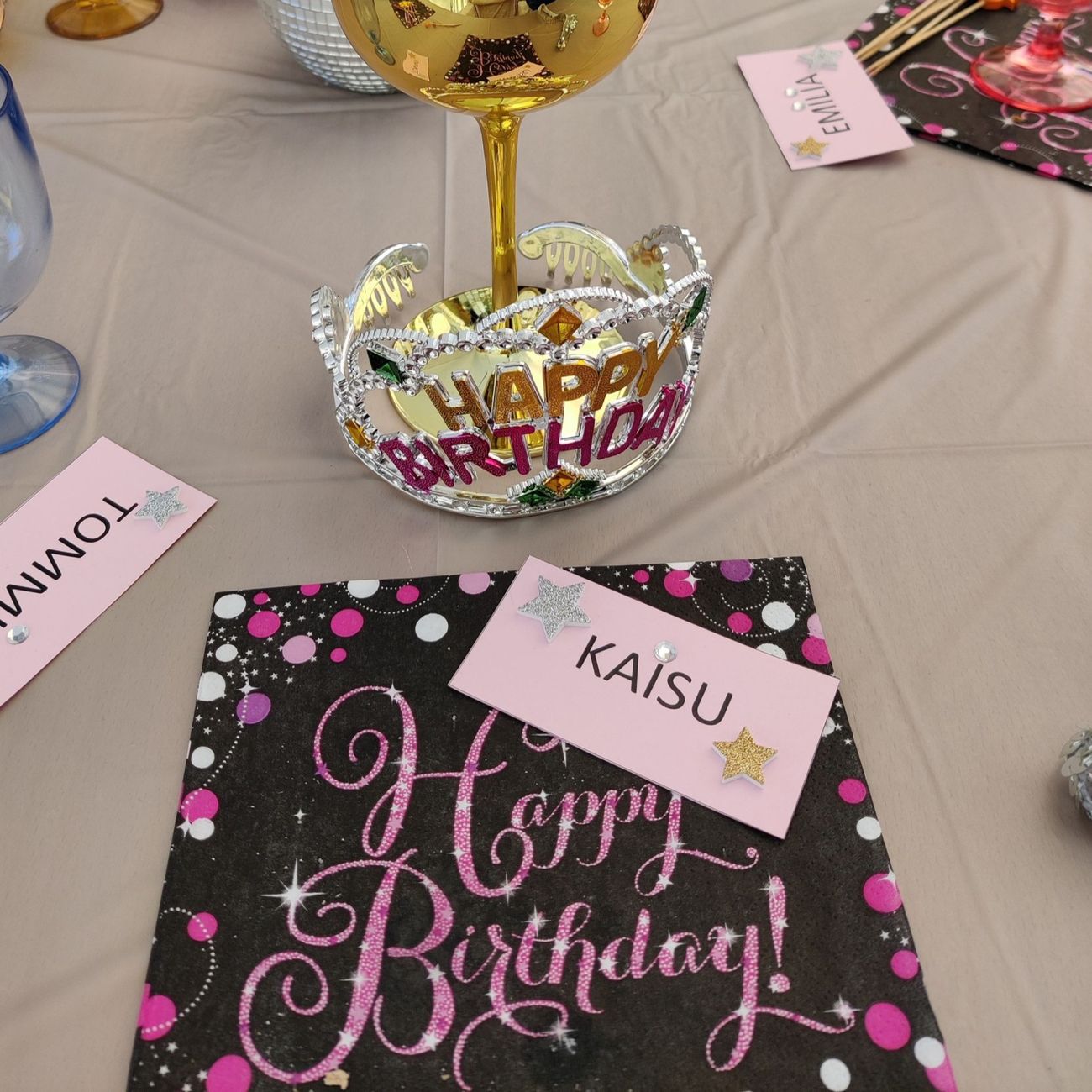 Kundebillede af Servietter Happy Birthday Sort/Lyserød Glitter