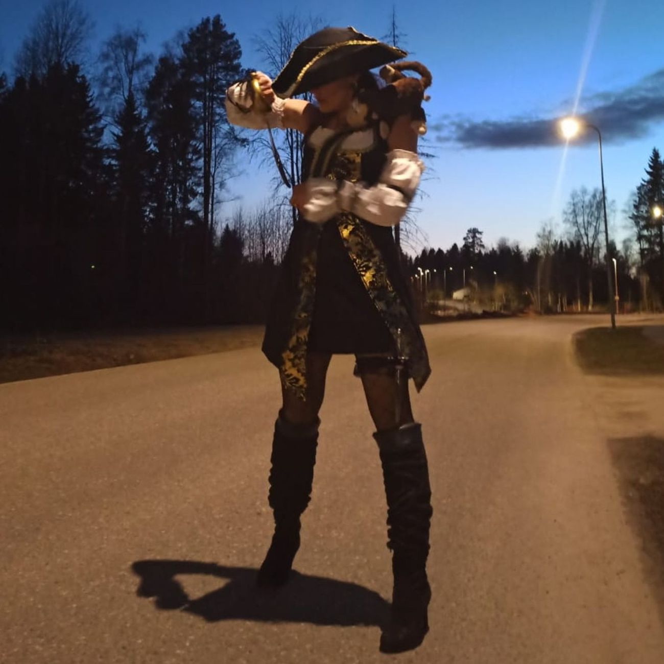 Kundbild på Piratkapten Dam Deluxe Maskeraddräkt