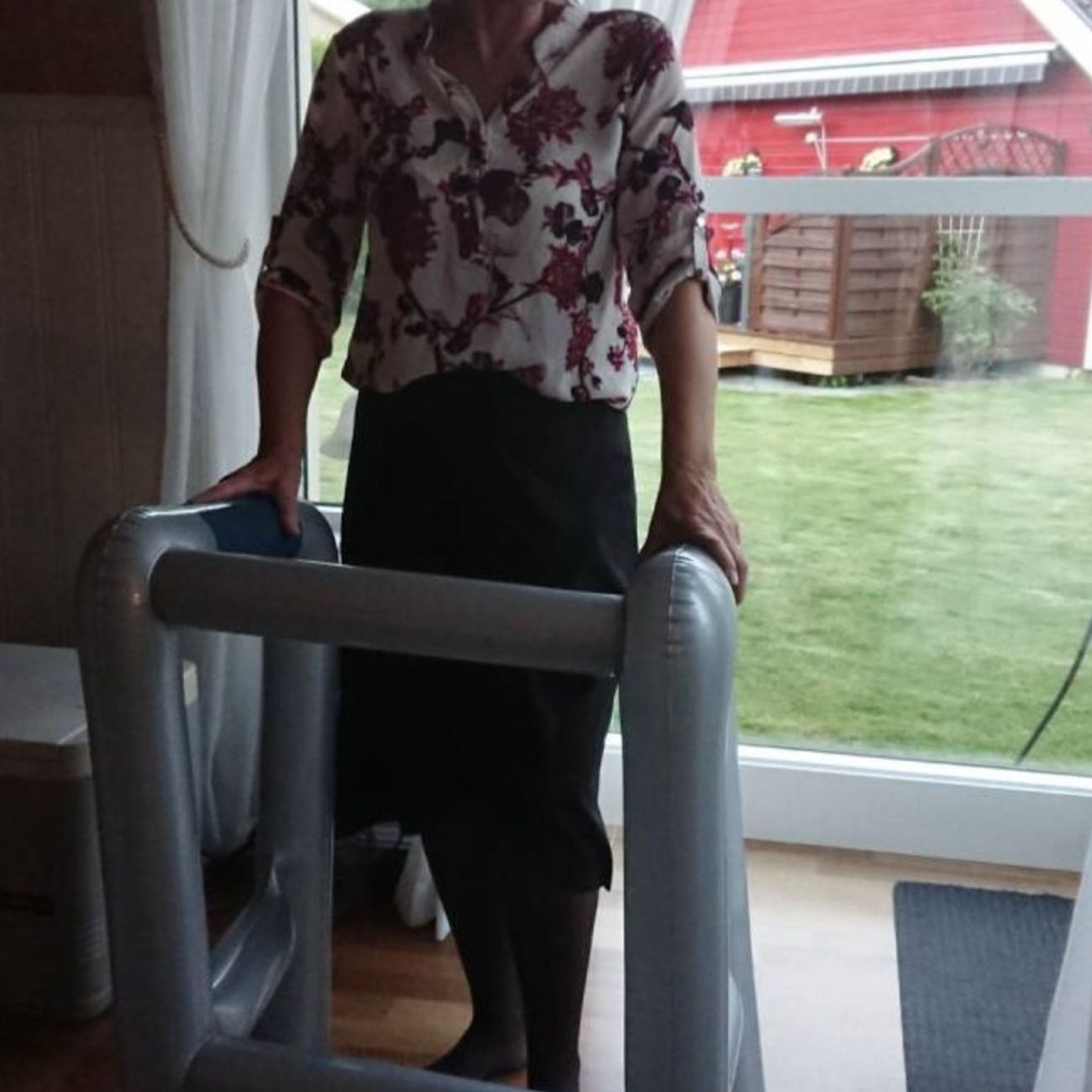 Kundbild på Uppblåsbar Gåstol