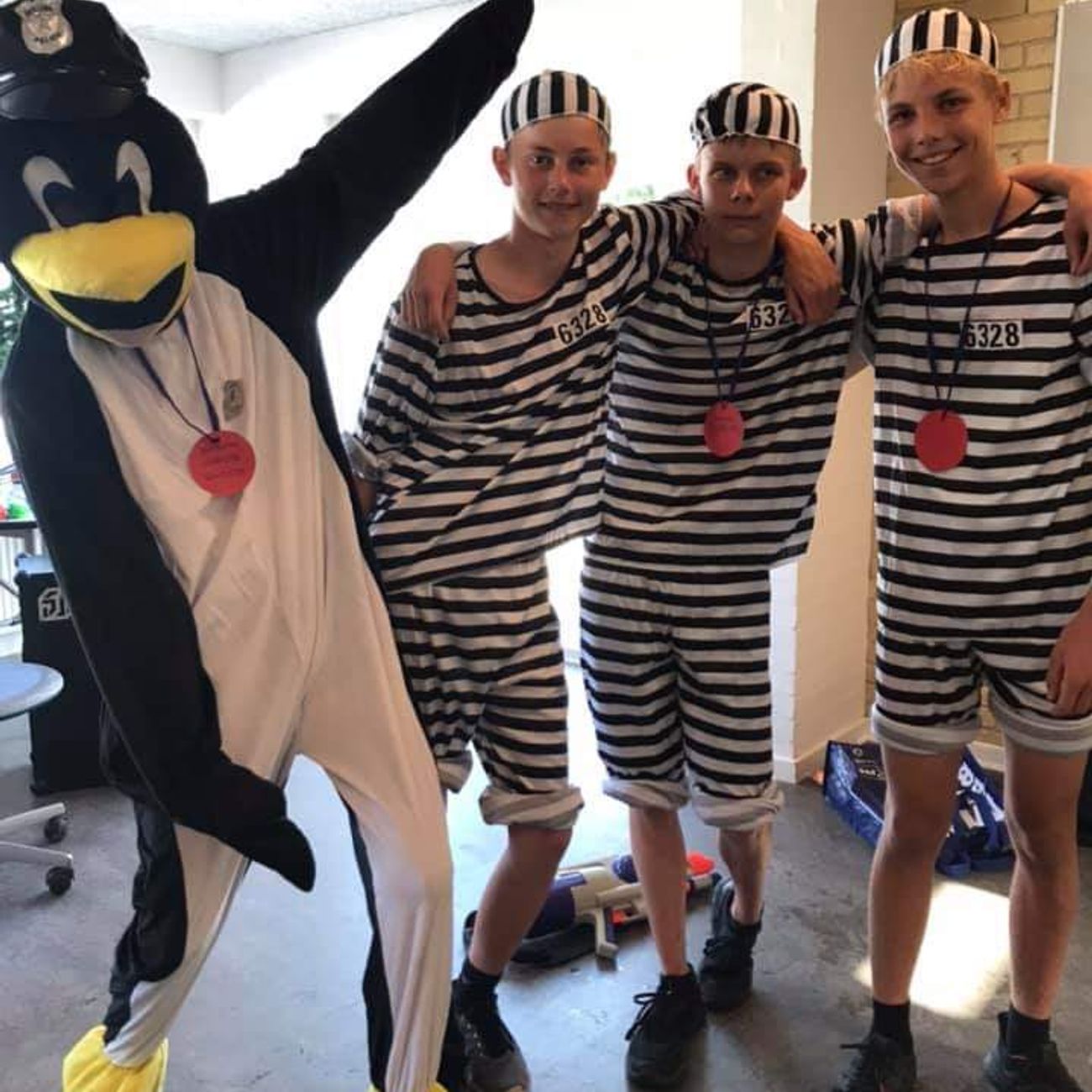 kb-pingvinmaskot-kostume-6