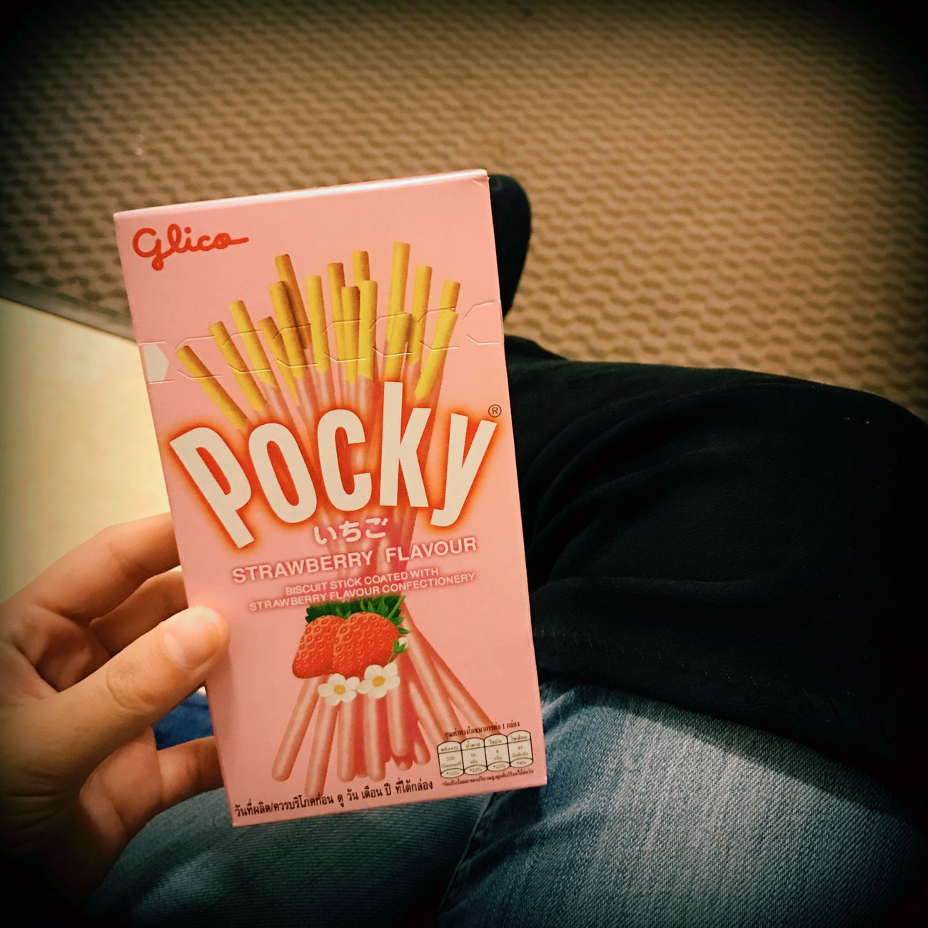 kb-pocky-strawberry-2