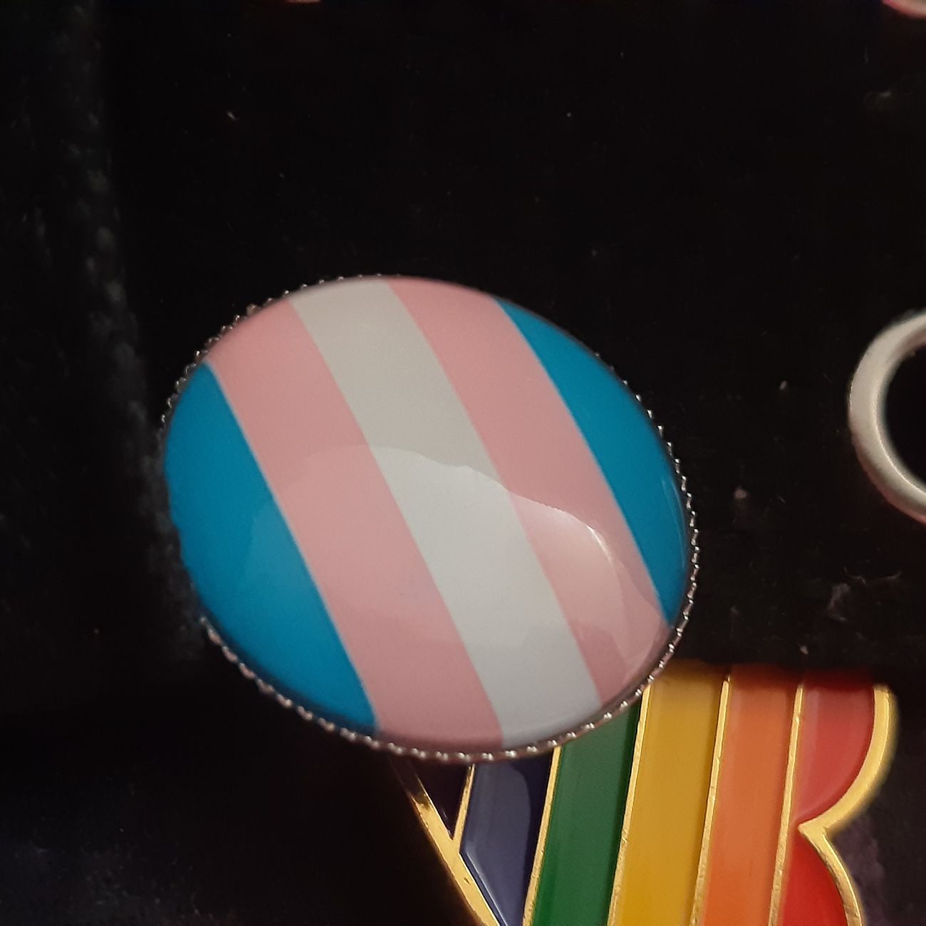 kb-pride-pins-67859-10