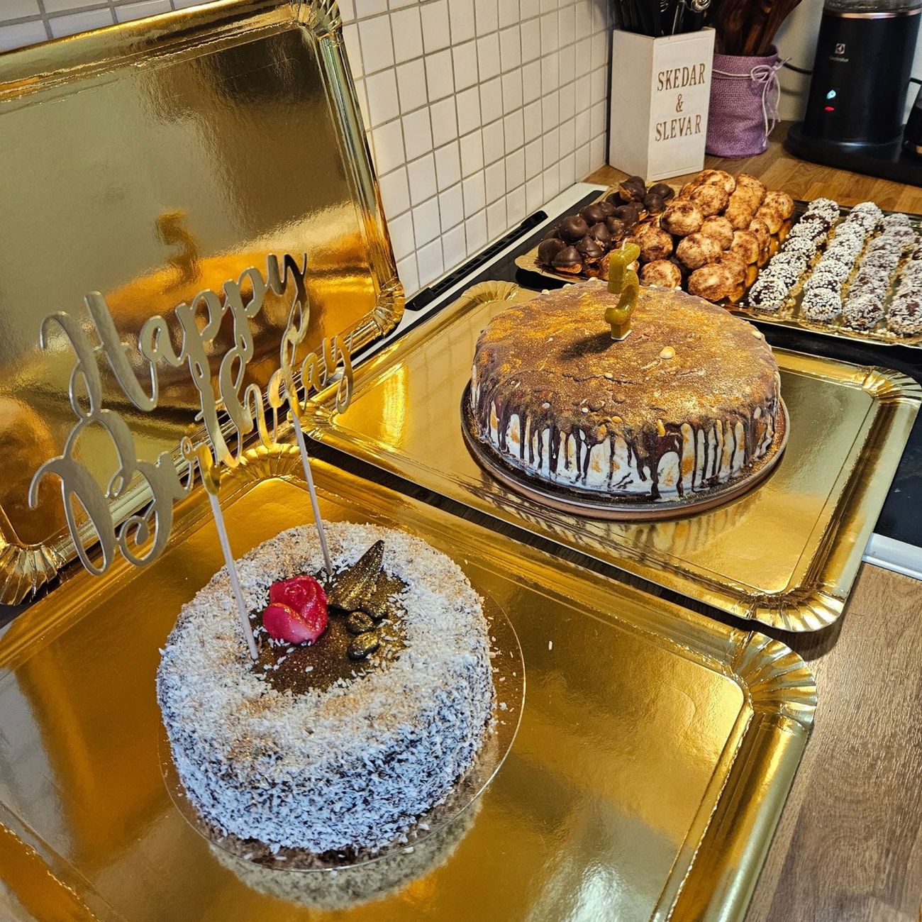 Kundbild på Serveringsfat Papp Rektangulär Guld