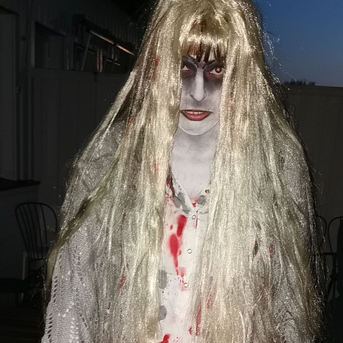 Kundbild på Skräckflicka Lång Peruk