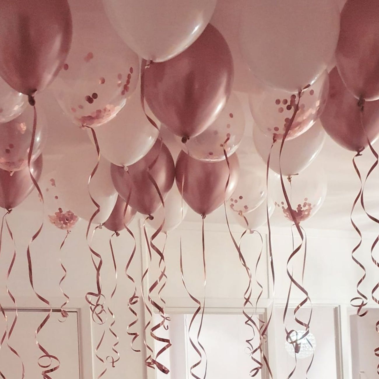 Kundbild på Takballonger Roséguld