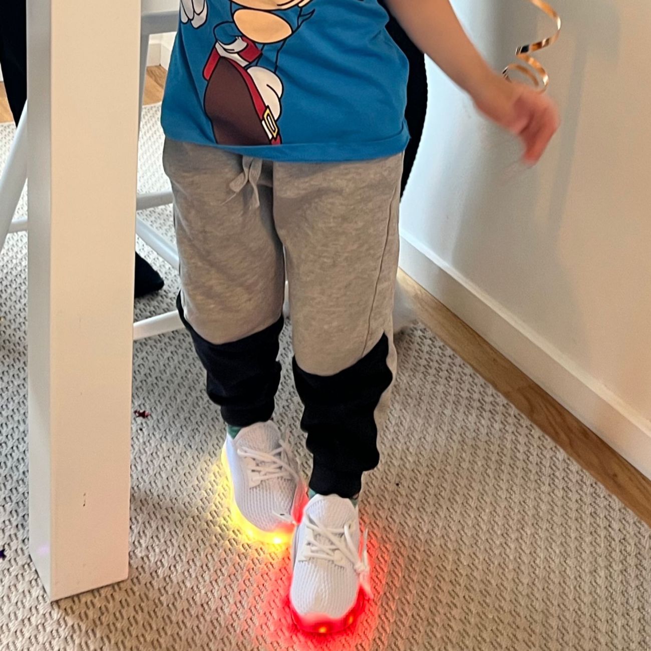 Kundbild på Vita LED Skor för Barn