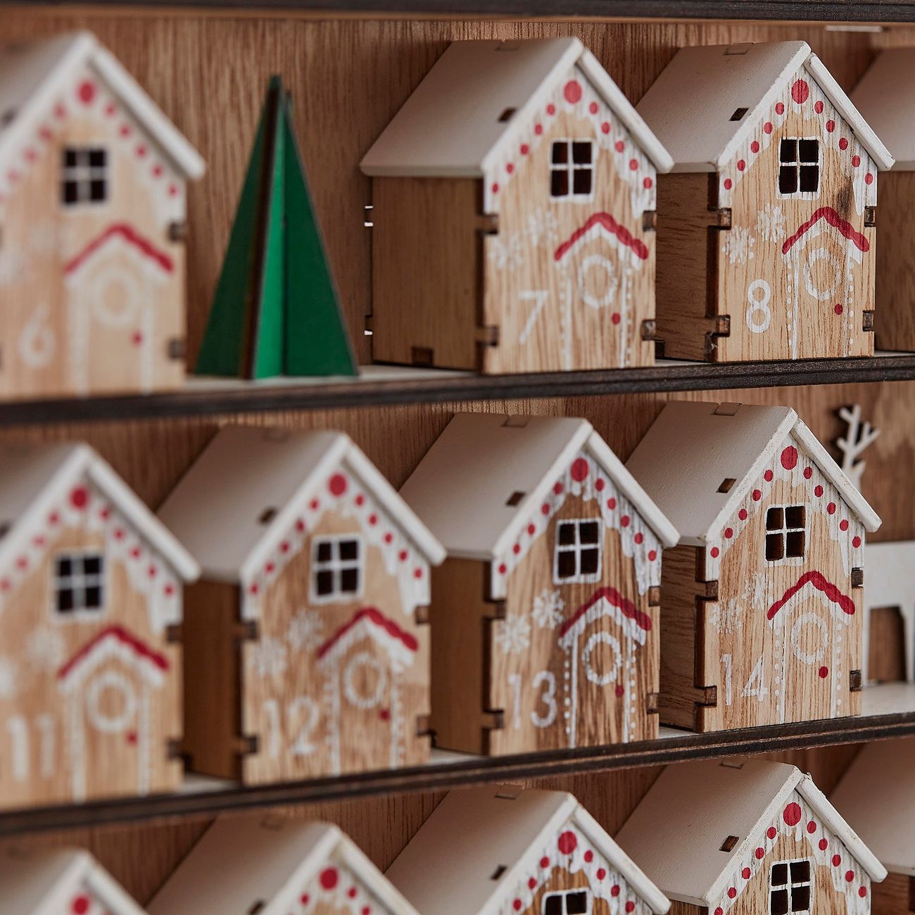 advent-calendar-wooden-tree-with-mini-houses-99409-3