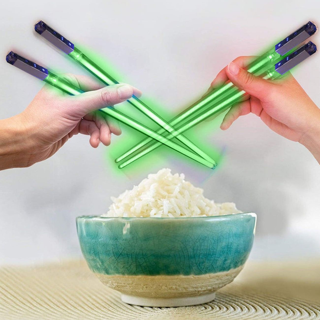 atpinnar-lightsabers-grona-107261-2