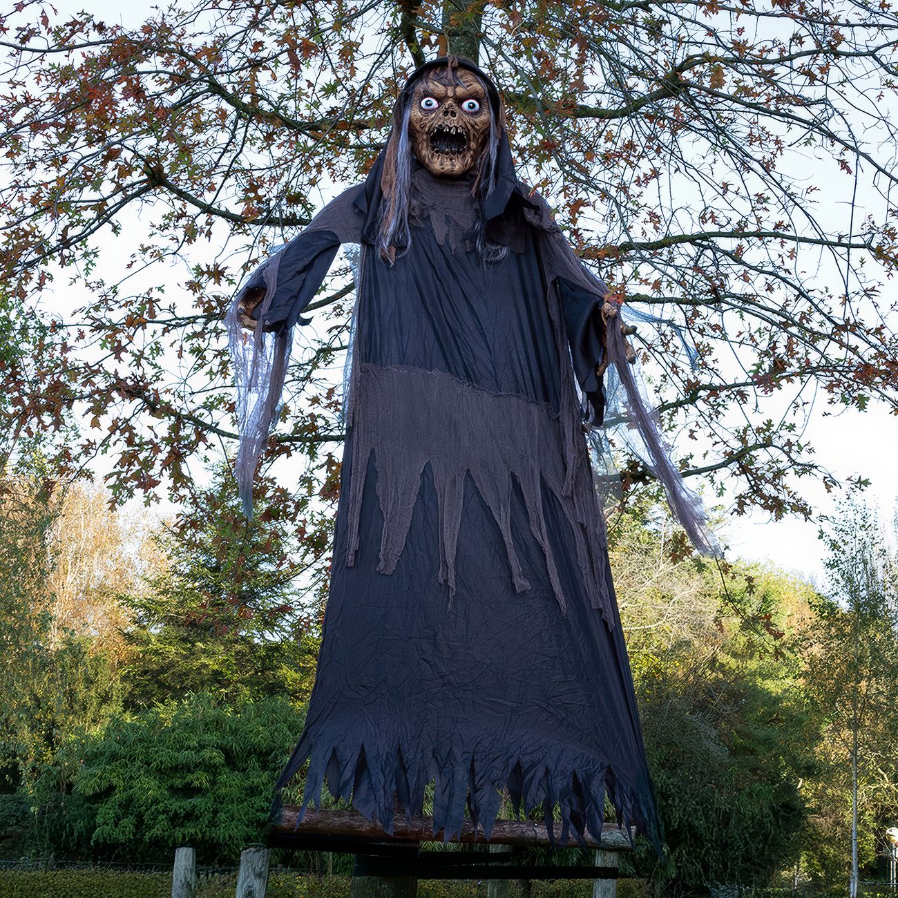 Gigantisk Hängande Zombie Häxa Prop