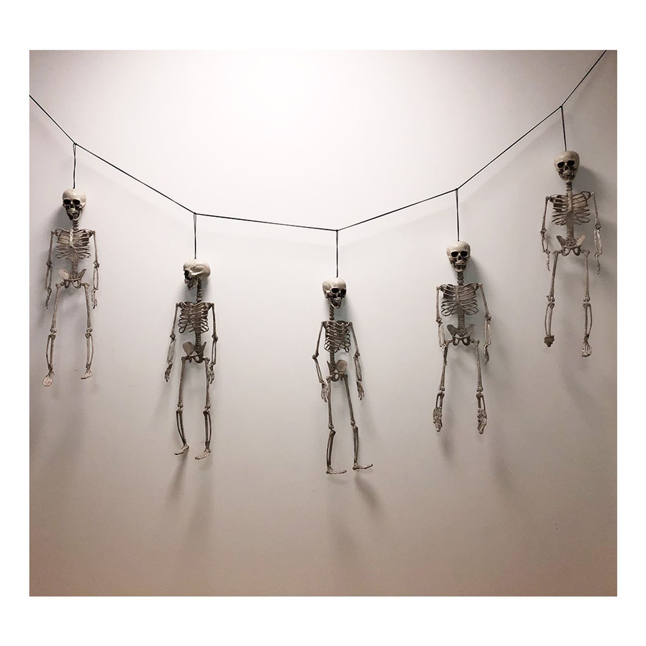 girlang-dansande-skelett-2