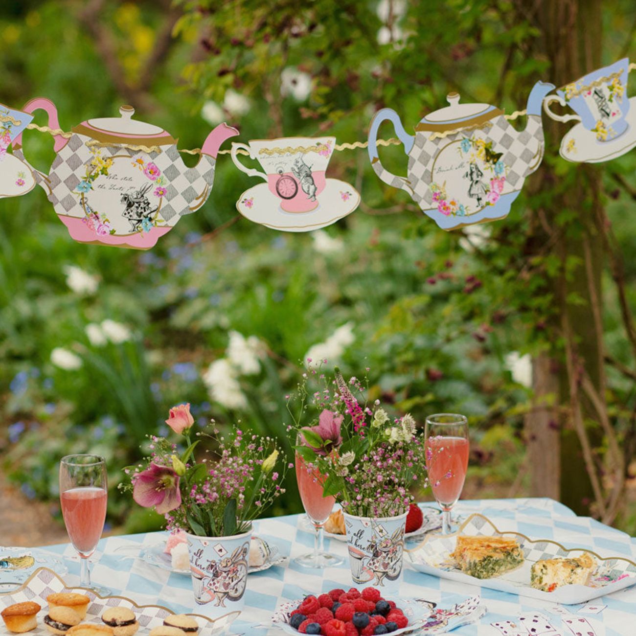 girlang-tea-party-alice-wonderland-108393-3