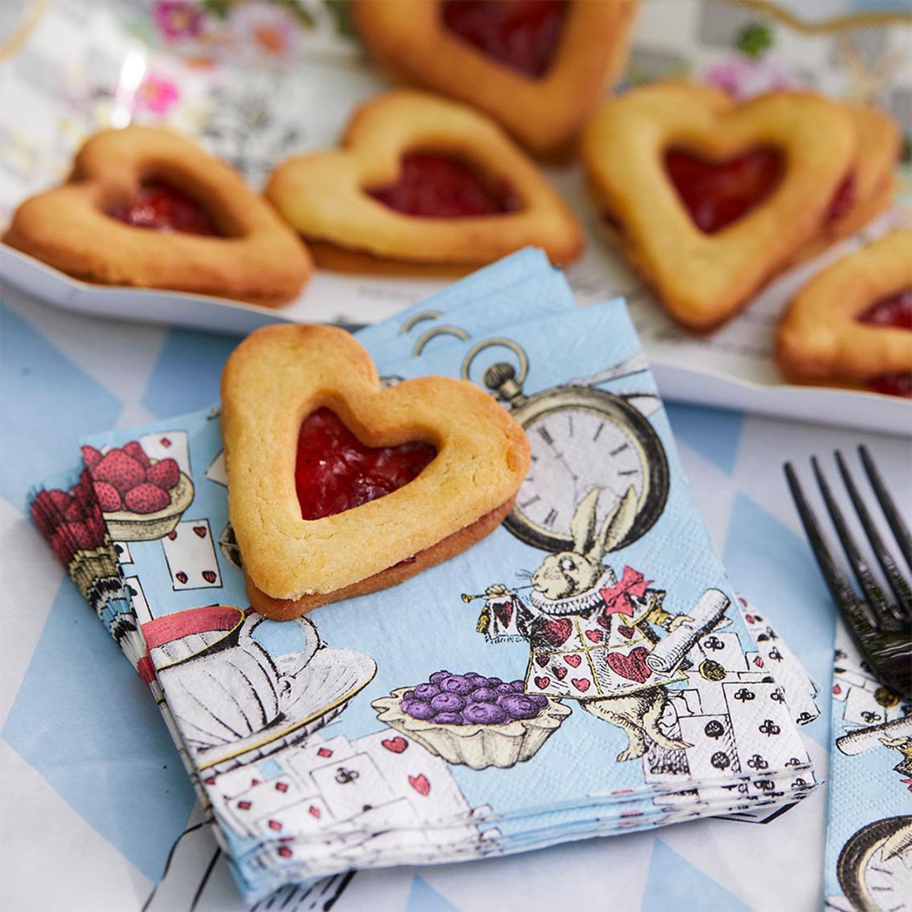 kaffeservetter-tea-party-alice-wonderland-108396-2