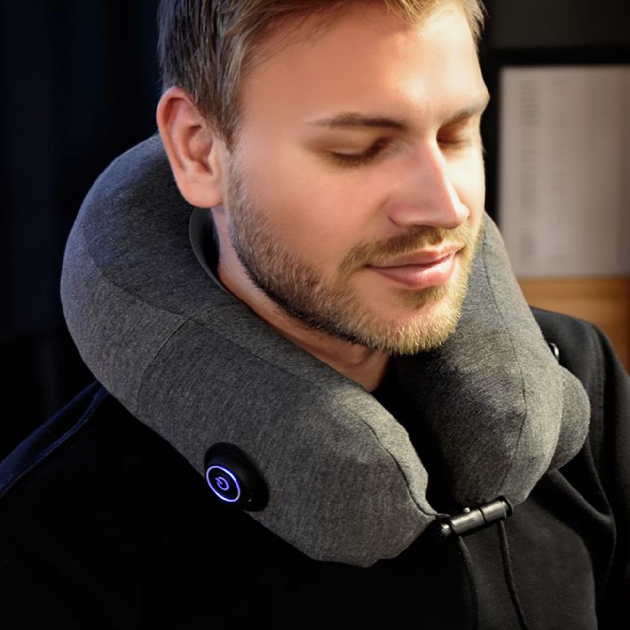 MM Puhallettava Niskatyyny Hieronnalla