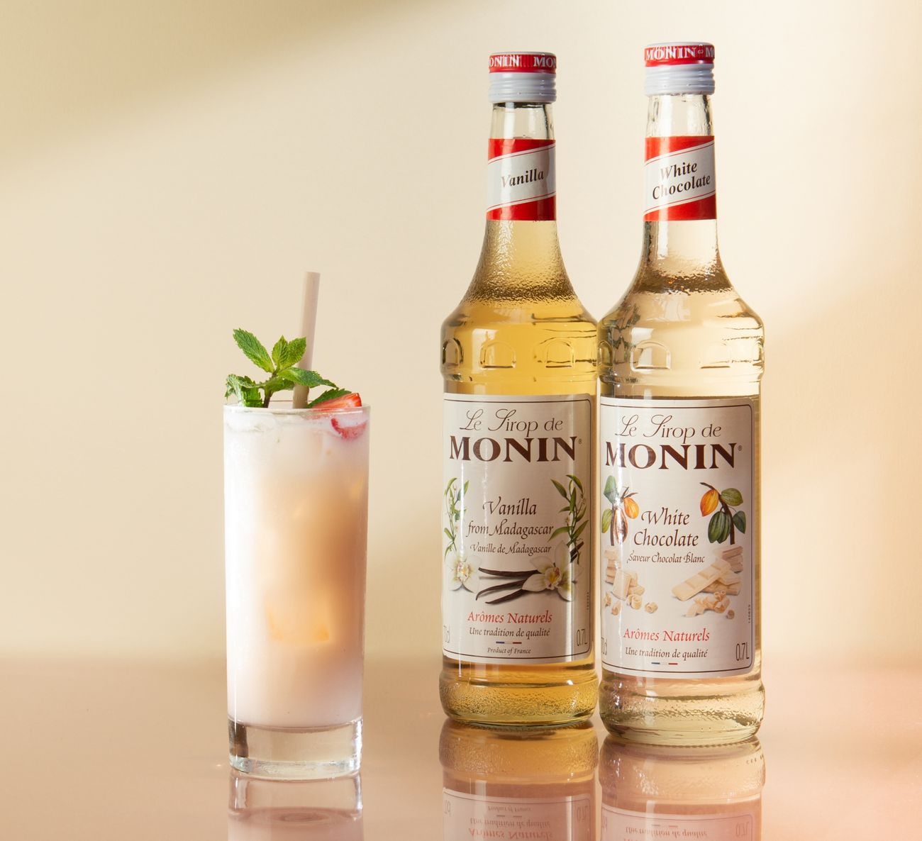 monin-white-chocolate-syrup-71416-3