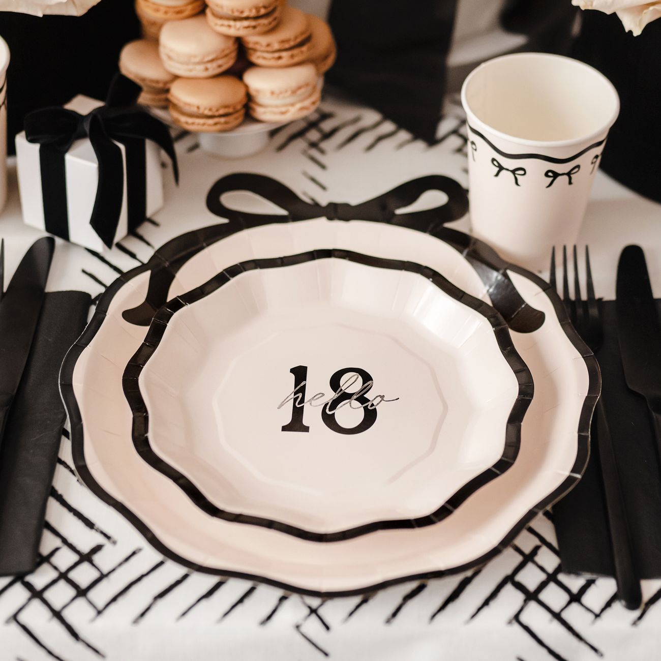 pappersassietter-hello-18-rosett-107876-2