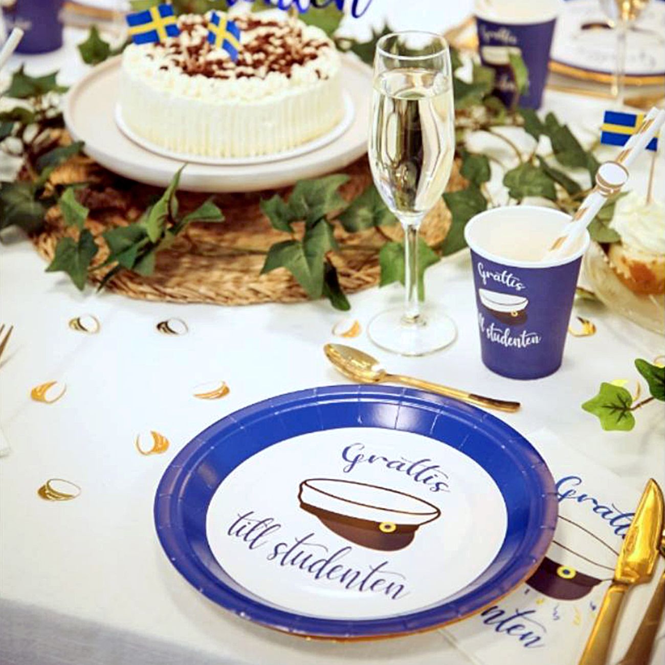 papperstallrikar-grattis-till-studenten-92651-6