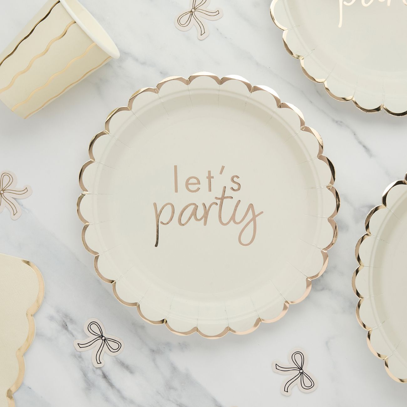 Papperstallrikar Let's Party Cremevit Rosett
