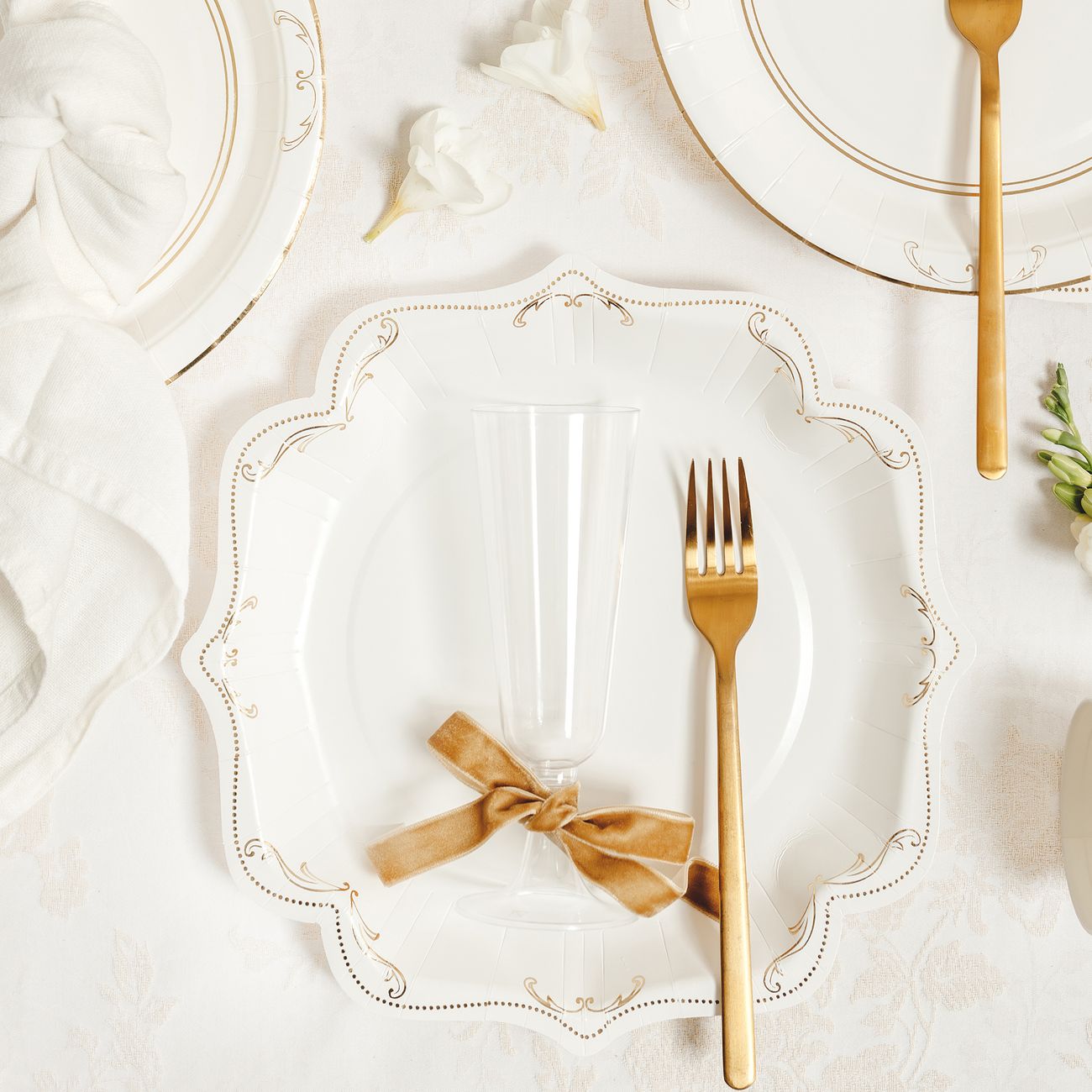Papperstallrikar Ornament Guld/Vit
