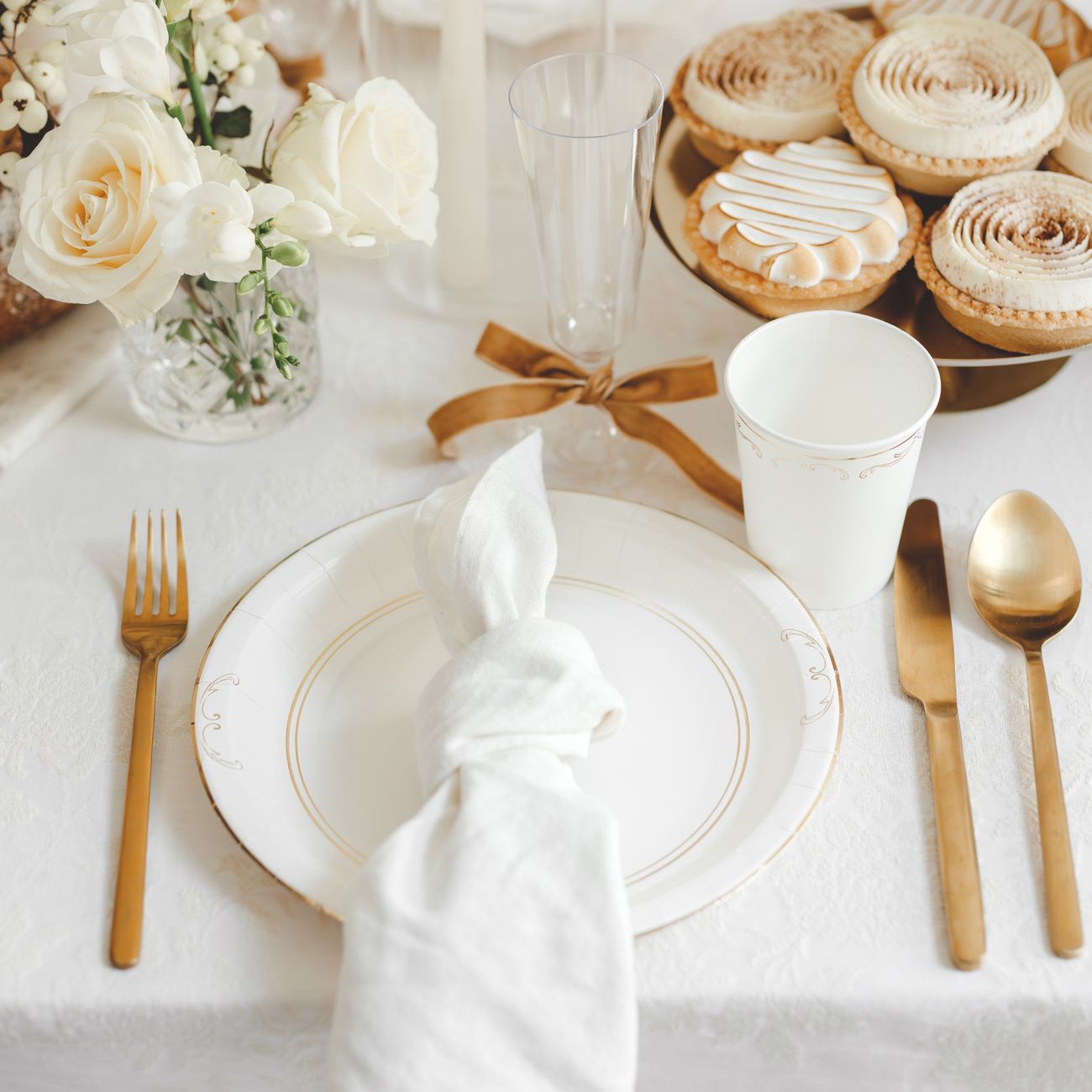 Papperstallrikar Ornament Guld/Vit