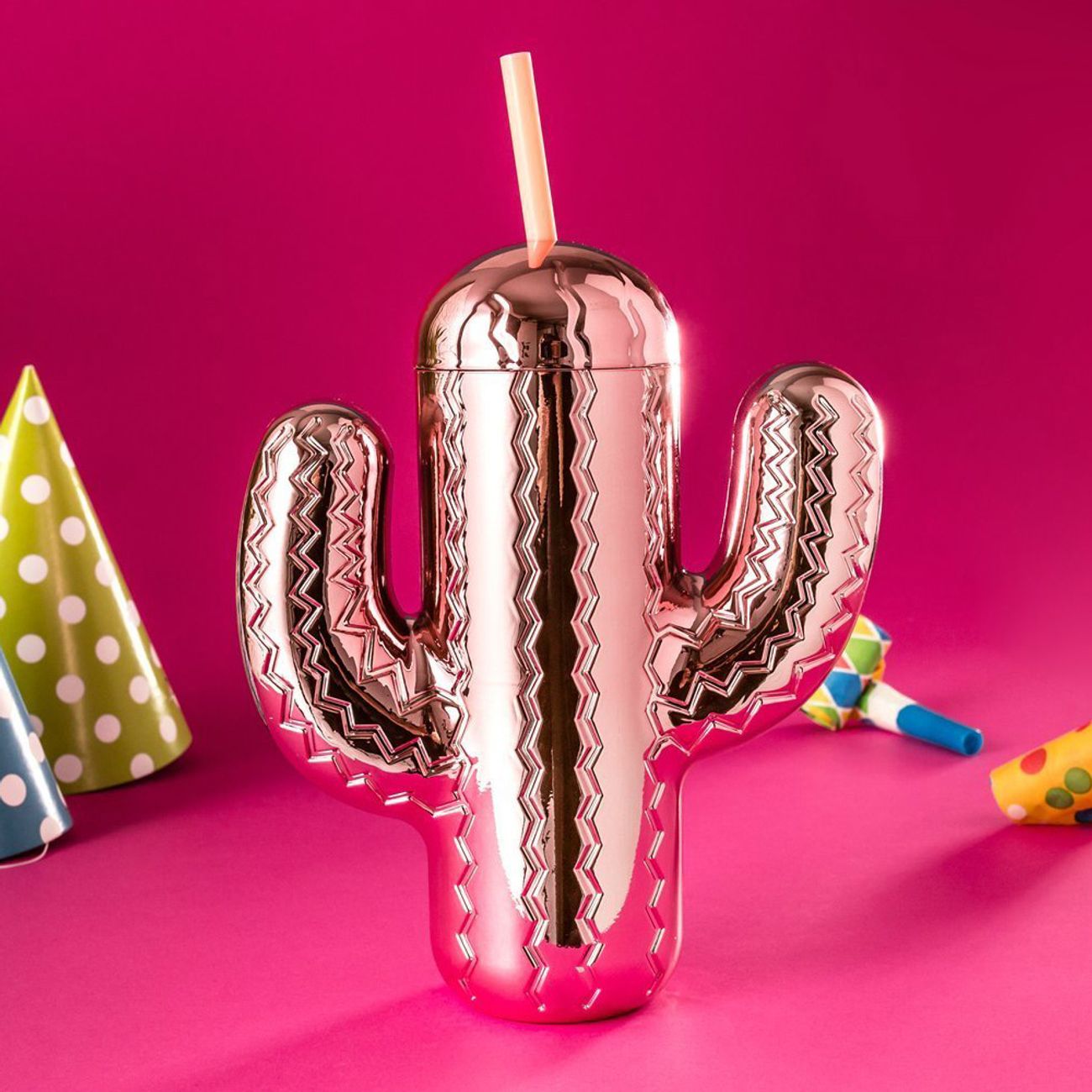 party-cactus-bottle-with-straw-4