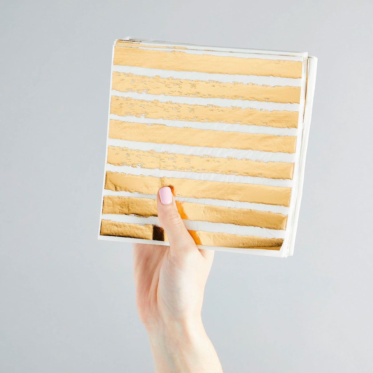 servetter-randiga-guld-metallic-84508-2