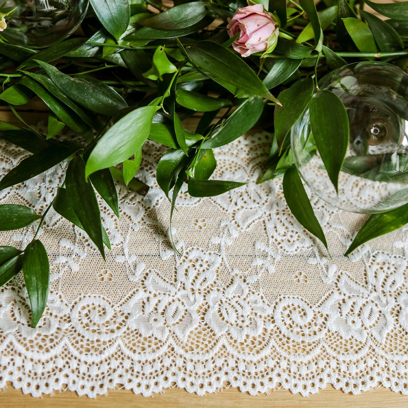 Spetsband Blomster Off-White på Rulle