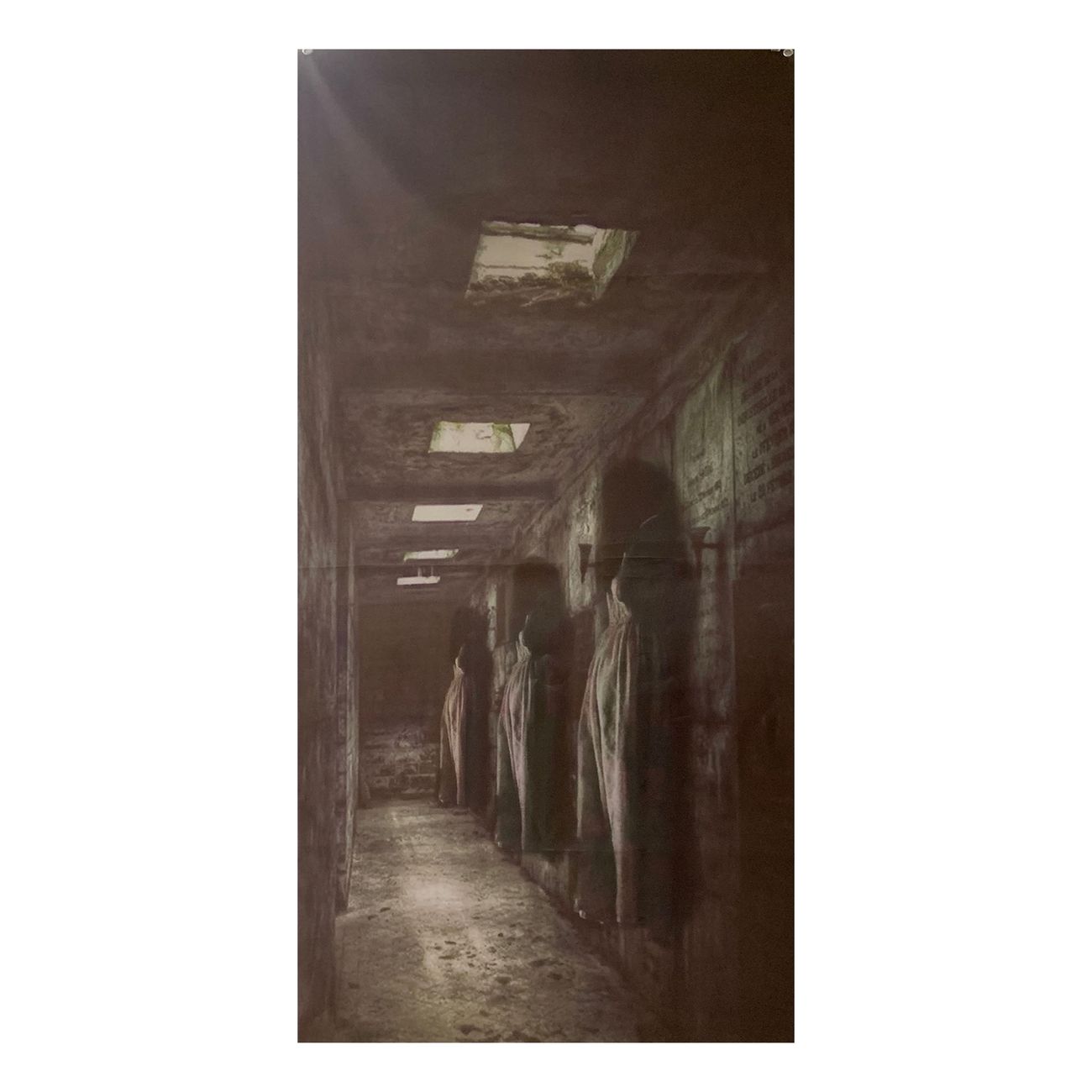 vaggdekoration-haunted-hallway-104760-1