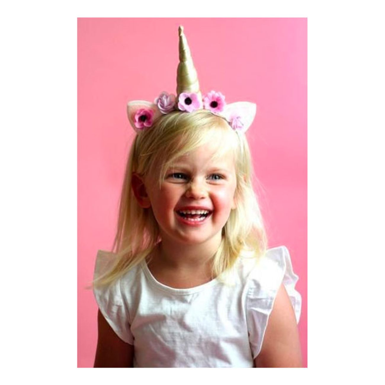 we-heart-unicorns-headband-with-gold-horns-and-flowers-2