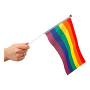 handflagga-pride-1