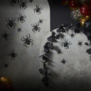 svarta-spindlar-vaggdekoration-78256-4