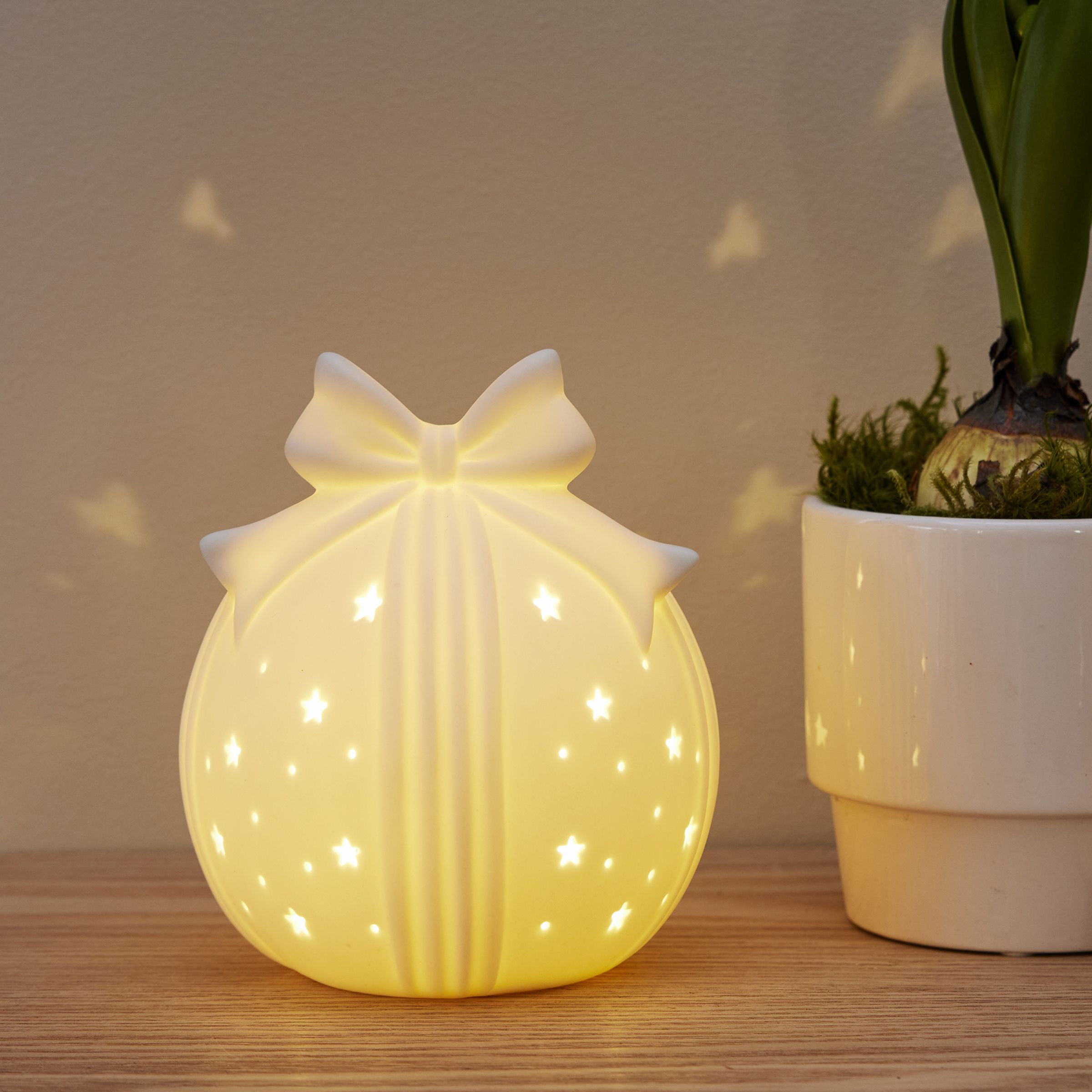 Bordsdekoration Rozy LED - Stor | Hem - Festartiklar - Festdekoration - Bordsdekorationer | Party Outlet