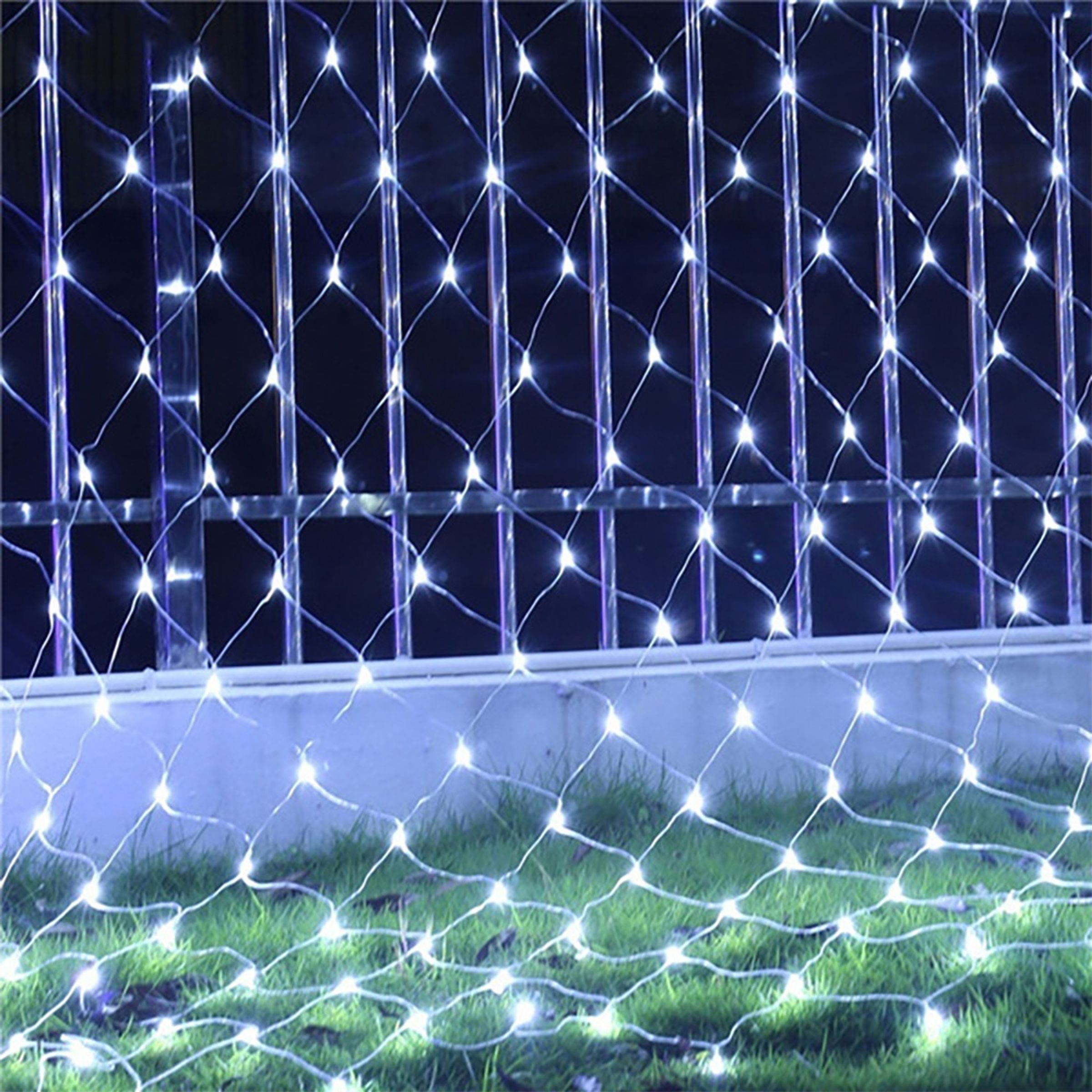Läs mer om LED Ljusnät Kallvit - 1,5x1,5 meter