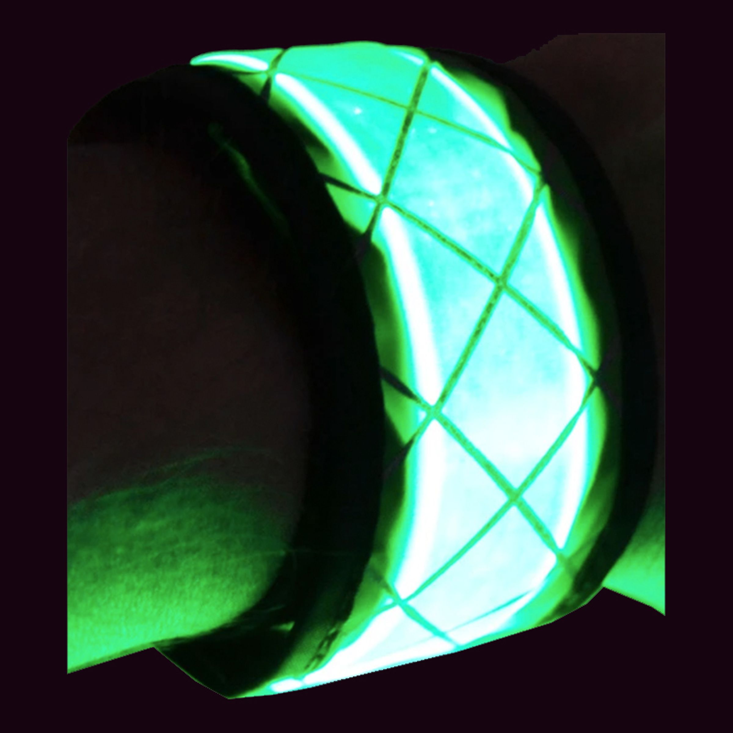 Läs mer om Lysande LED Armband - Grön