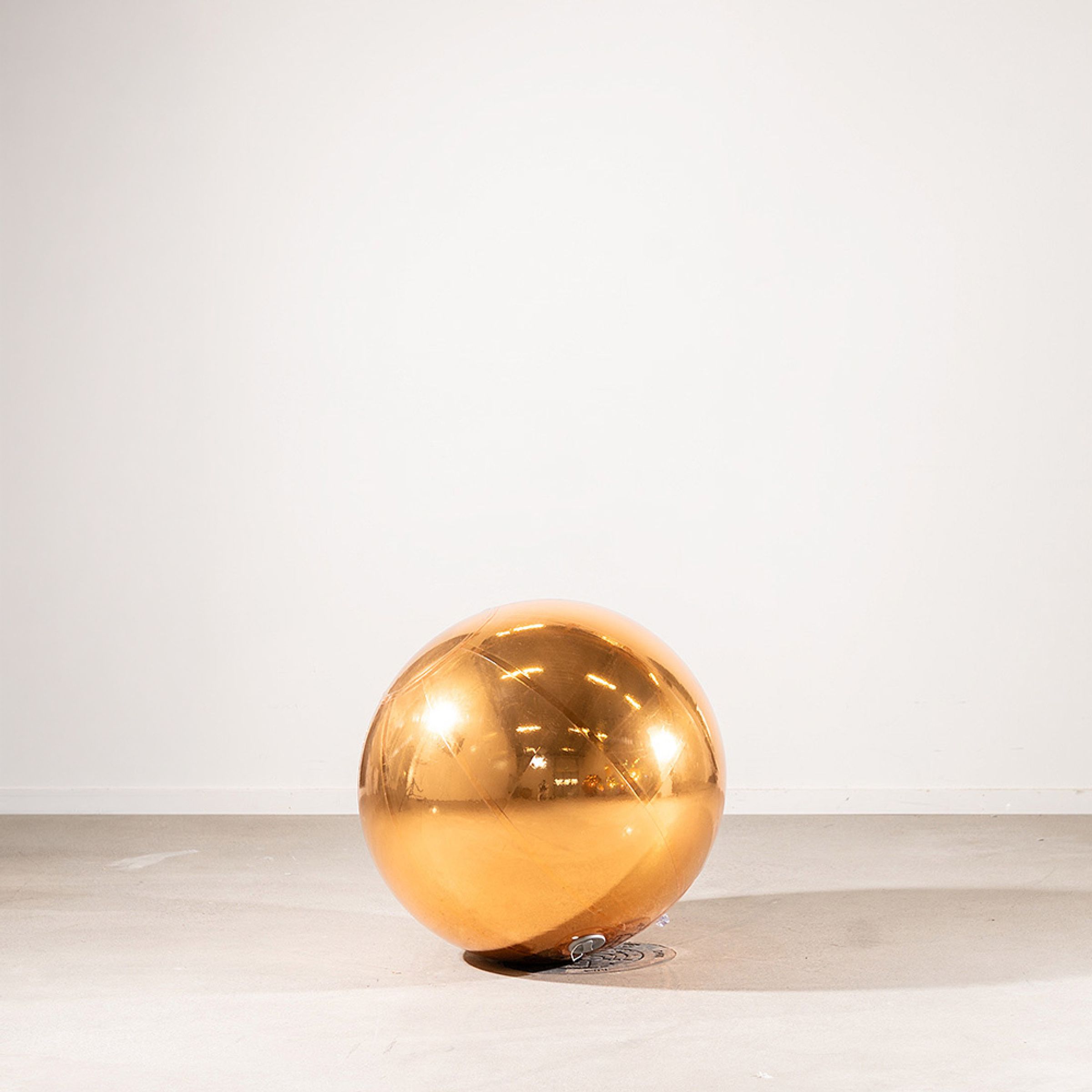 Uppblåsbar Spegelboll Guld - 60 cm | Hem - Teman - Färger - Guld | Pryloteket