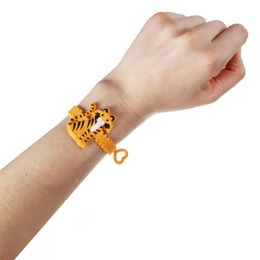 Lysbildefremvisning - Armbånd Vilde Dyr