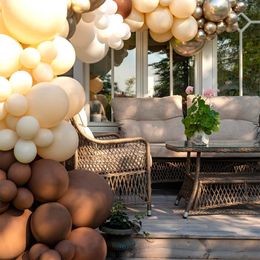 Lysbildefremvisning - Ballongbue Nude