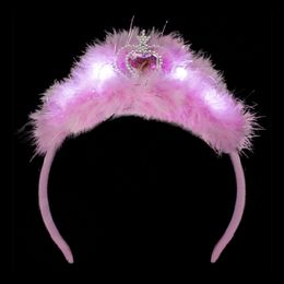 Välkkyvä Höyhentiara