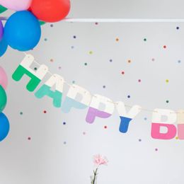 Lysbildefremvisning - Bokstavsgirlander Happy Birthday i tre