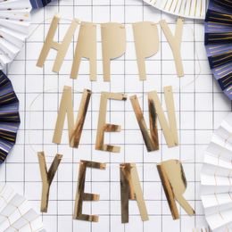 Lysbildefremvisning - Bokstavgirlander Happy New Year Gull Metallic