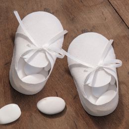 Bildspel - Bordsdekoration Baby Skor Vita