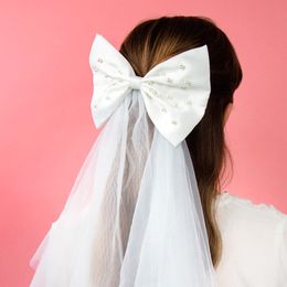 Bildspel - Brudslöja med Rosett Pearl