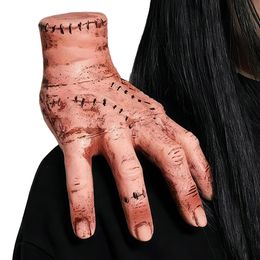 Lysbildefremvisning - Familien Addams Thing Prop Deluxe