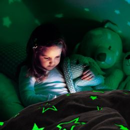 Bildspel - Filt med Stjärnor Glow in the Dark