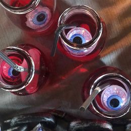 Lysbildefremvisning - Butterick's Flydende Øjne